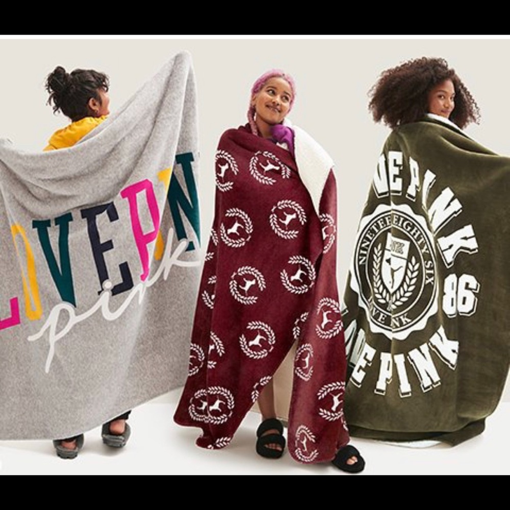 1 LEFT!!  BNWT Pink Victoria’s Secret Sherpa Blankets-Maroon only - Picture 3 of 4